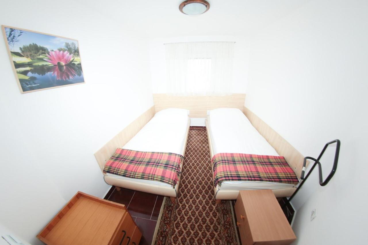 Chalets&Rooms Čarda Šebešfok Bezdan Buitenkant foto